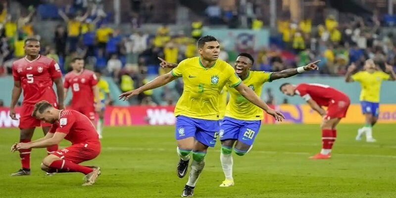 Tiền vệ Carlos Henrique Casimiro đóng góp nhiều cho đội bóng Samba